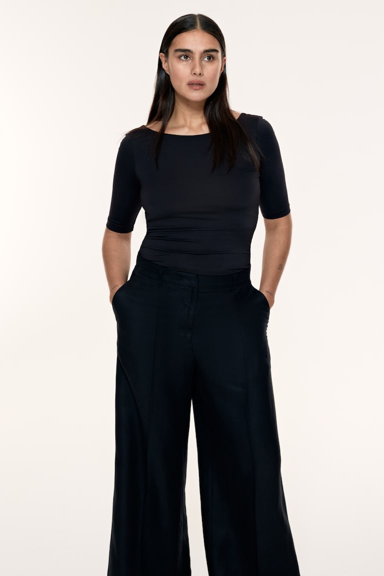 H&M Shirt mit Ballerina-Ausschnitt Black Friday Preise