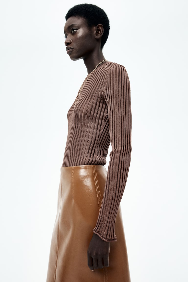 H&M Durchscheinendes Shirt in Rippstrick Sonderangebot