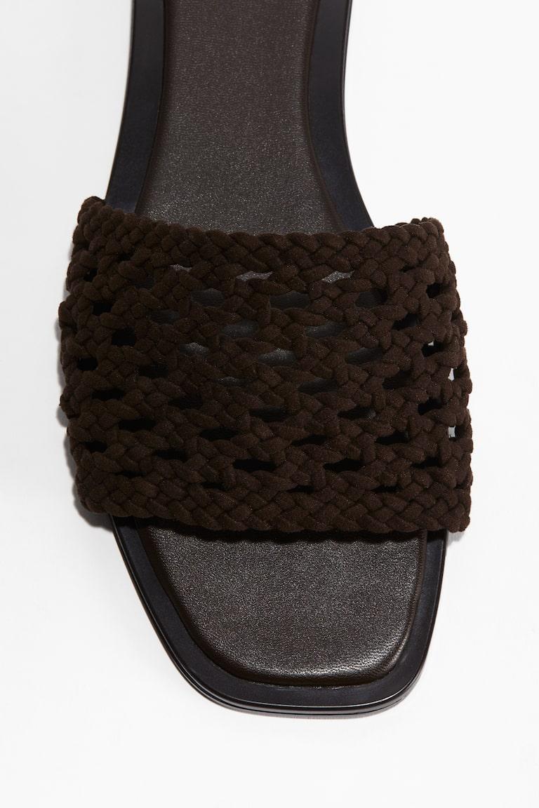H&M Sandalen mit Flechtriemen Osterangebot
