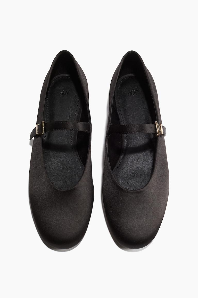H&M Mary-Janes Top Angebot