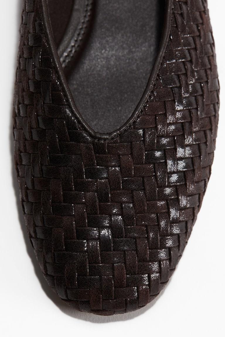 H&M Geflochtene Ballerinas Bis zu 60% Rabatt