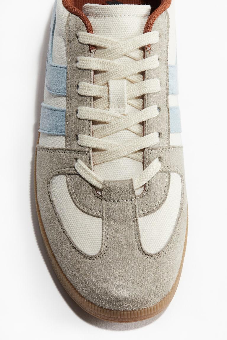 H&M Sneaker Sonderangebot der Fabrik