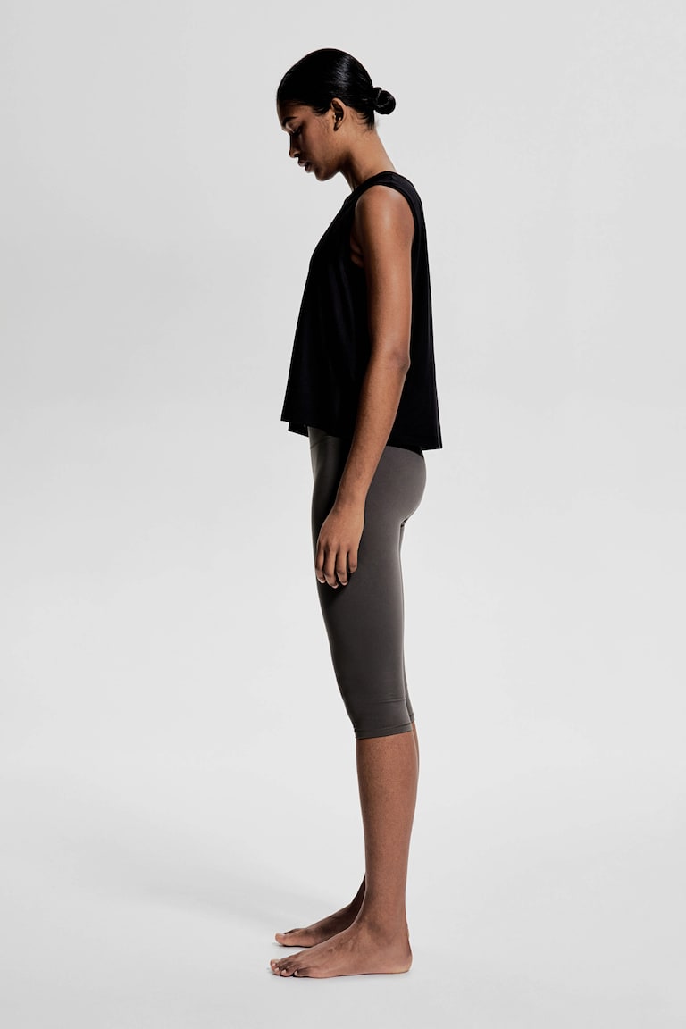 H&M Kastiges Sport-Tanktop mit DryMove™ Limitierter Zeitrabatt