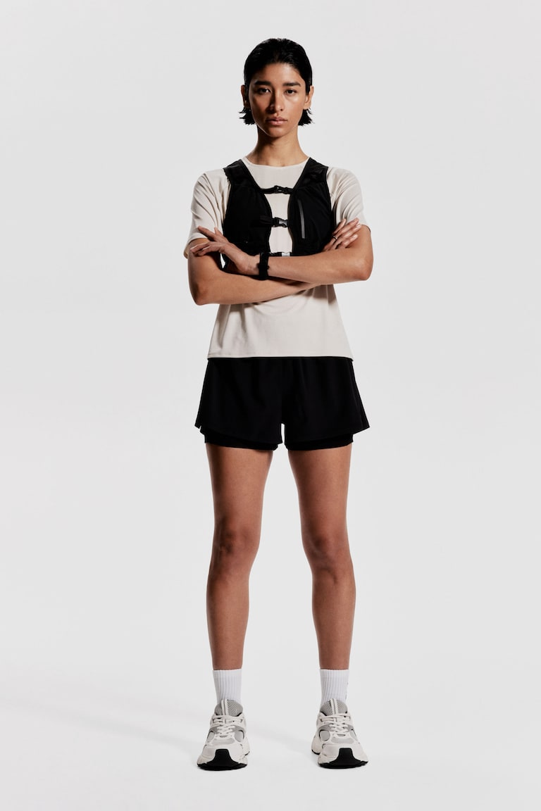 H&M Doppellagige Laufshorts mit DryMove™ Wochenangebot