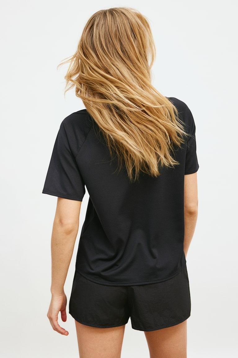 H&M Sportshirt mit DryMove™ Bis zu 65% Rabatt