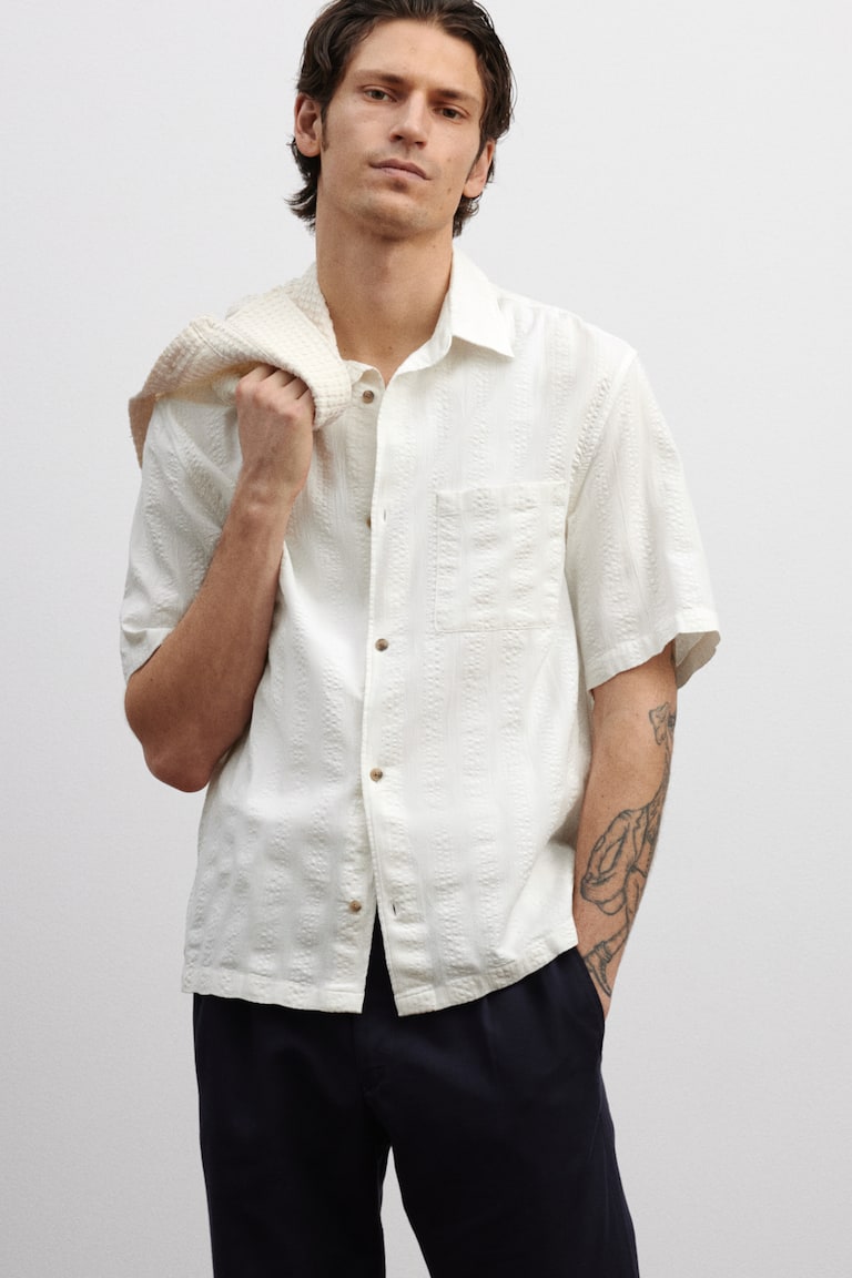 H&M Kurzarmhemd mit Struktur in Regular Fit Fabrik Onlineshop
