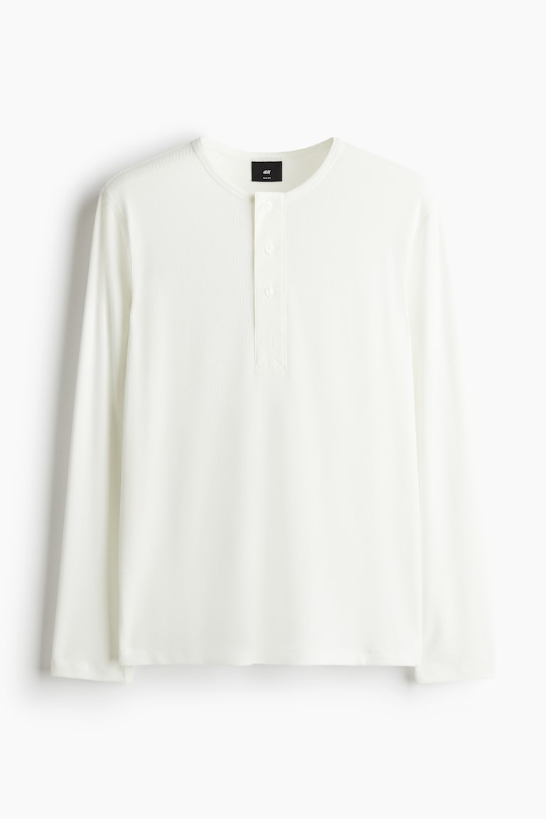 H&M Geripptes Jerseyshirt in Slim Fit Vierteljährliche Förderung