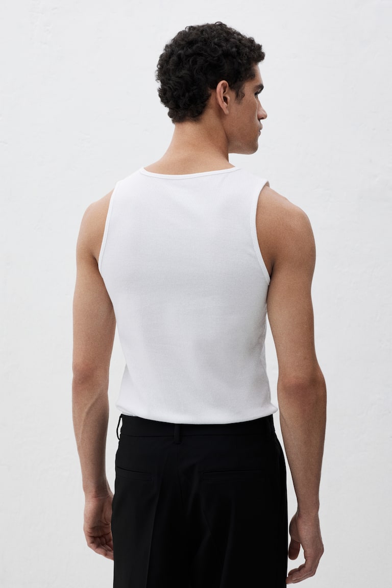 H&M Geripptes Tanktop in Slim Fit Saisonale Angebote