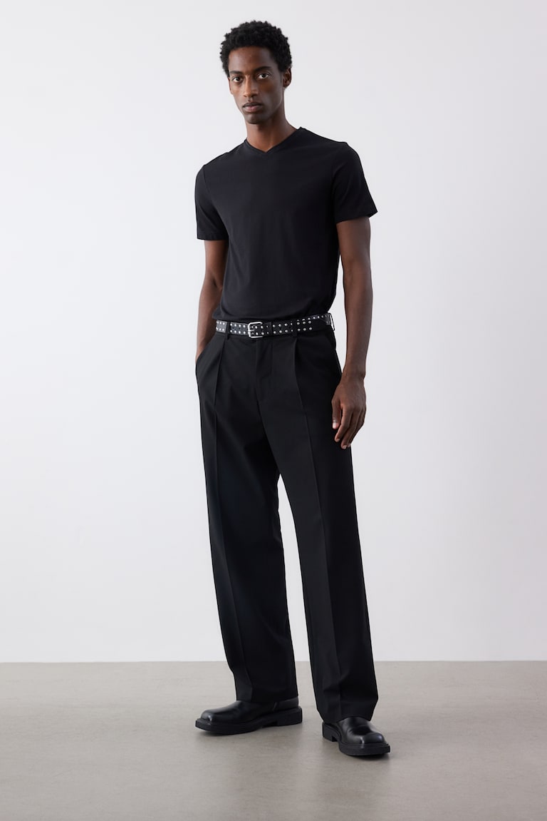 H&M T-Shirt mit V-Ausschnitt Slim Fit Räumungsverkauf
