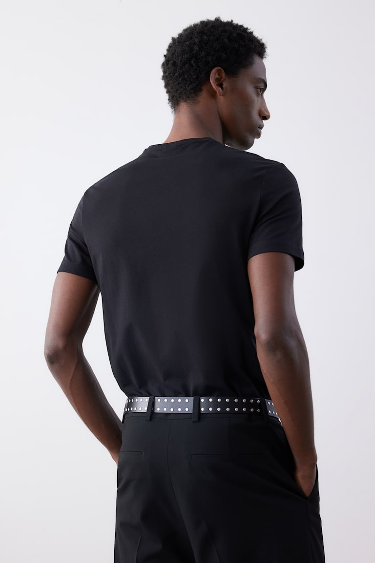 H&M T-Shirt mit V-Ausschnitt Slim Fit Tägliche Deals
