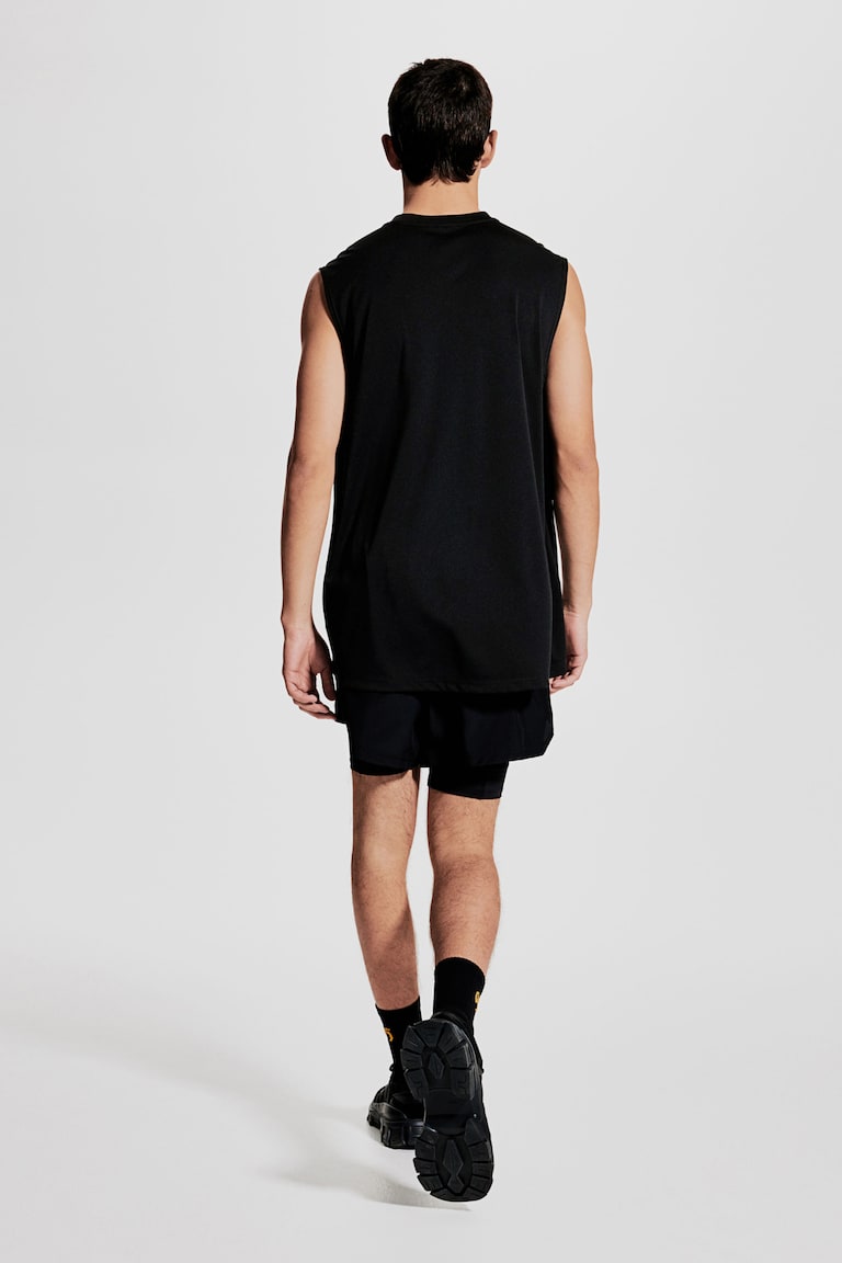 H&M Sport-Tanktop mit DryMove™ in Regular Fit Limitierter Zeitrabatt
