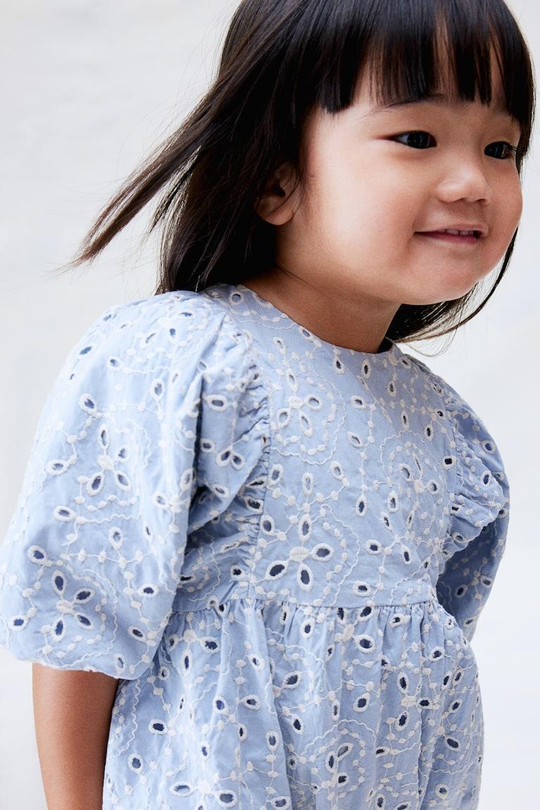 H&M Strampler mit Broderie Anglaise Vierteljährliche Förderung