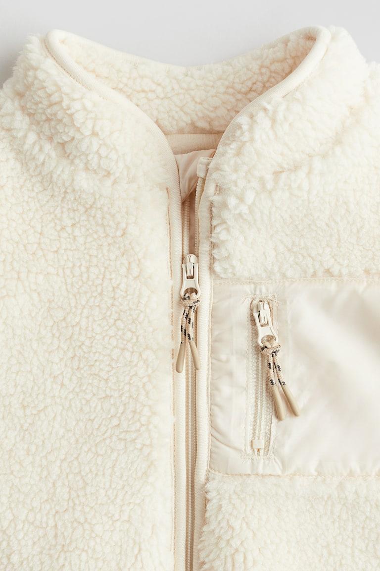 H&M Weste aus Teddyfleece Bis zu 50% Rabatt