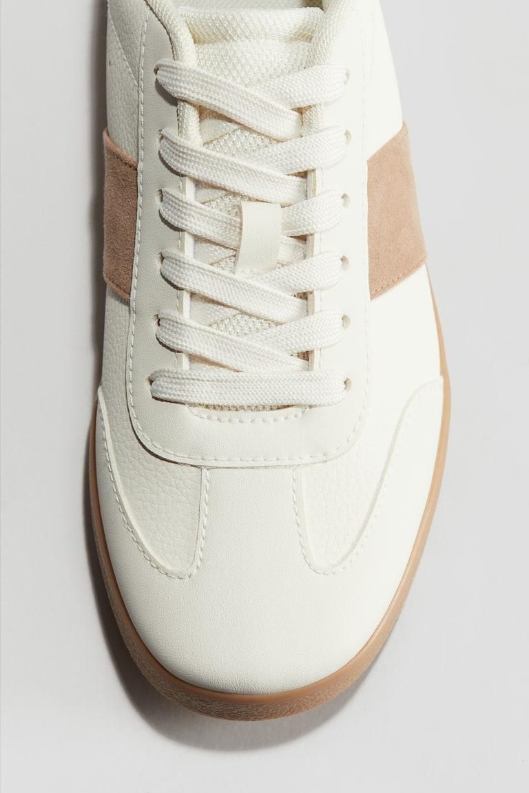 H&M Sneaker Clearance-Verkauf