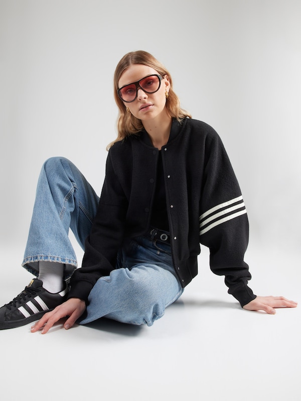 ADIDAS ORIGINALS ADIDAS ORIGINALS Jacke in Schwarz 50% Rabatt für begrenzte Zeit