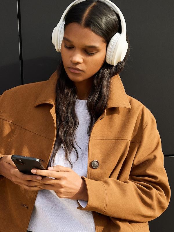 Bershka Bershka Jacke in Umbra Valentinstagsangebot