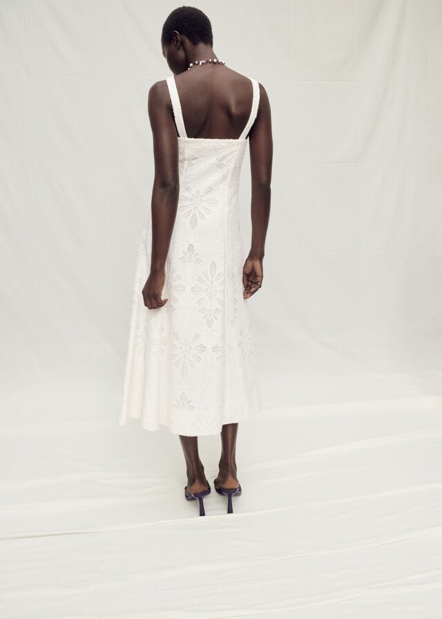 Mango Evasé-Kleid aus Leinen mit floraler Stickerei Auslauf