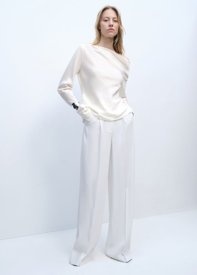 Mango Satinierte Bluse mit drapiertem Kragen Heißer Verkauf