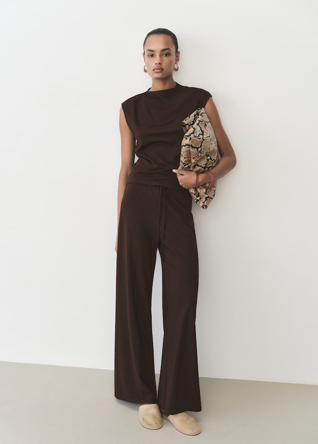 Mango T-Shirt mit asymmetrischem Ausschnitt und Raffdetails Bis zu 55% Rabatt