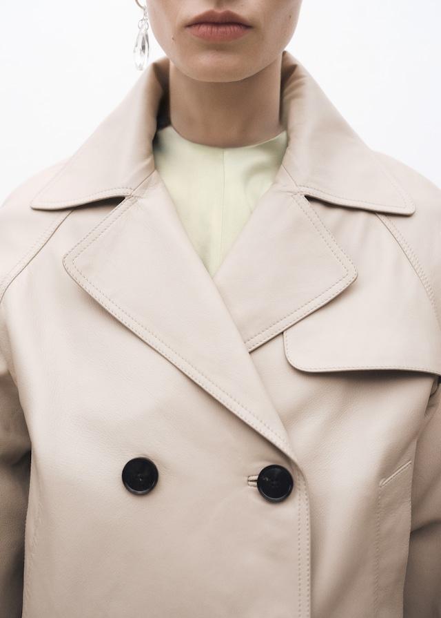 Mango Kurzer Leder-Trenchcoat Exklusivangebot