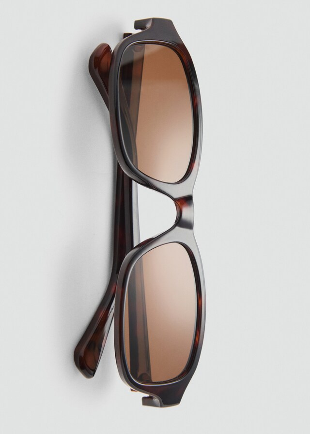 Mango Sonnenbrille mit rechteckigem Brillengestell 50% Rabatt für begrenzte Zeit