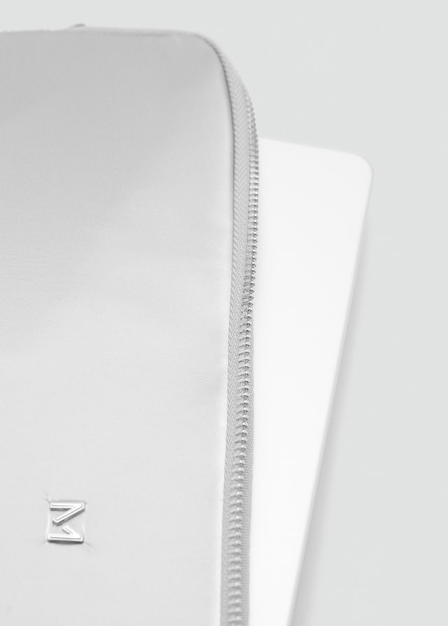 Mango Laptop-Hülle aus Nylon Angebote