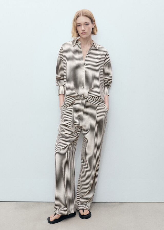 Mango Gestreifte Hose mit Texturmuster Exklusive Angebote