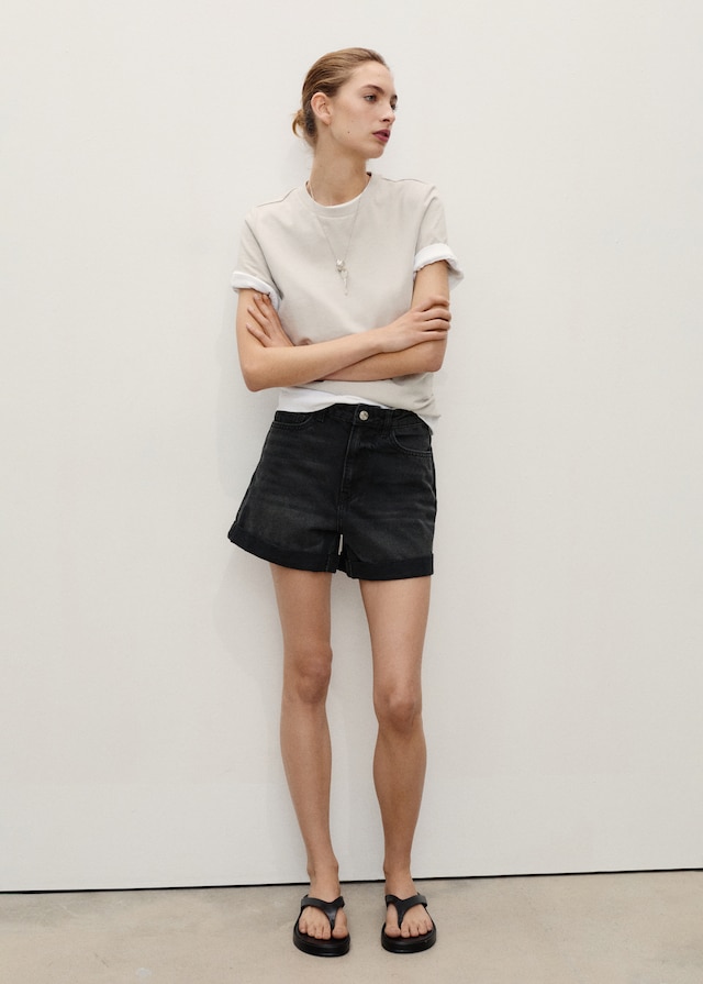 Mango Shorts mit hohem Bund und umgeschlagenem Saum 2025