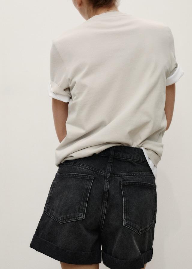 Mango Shorts mit hohem Bund und umgeschlagenem Saum 2025