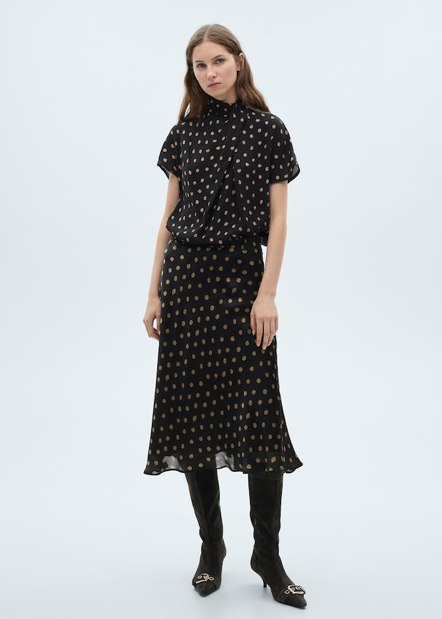 Mango Polka-Dots-Bluse mit drapiertem Kragen Saisonale Angebote