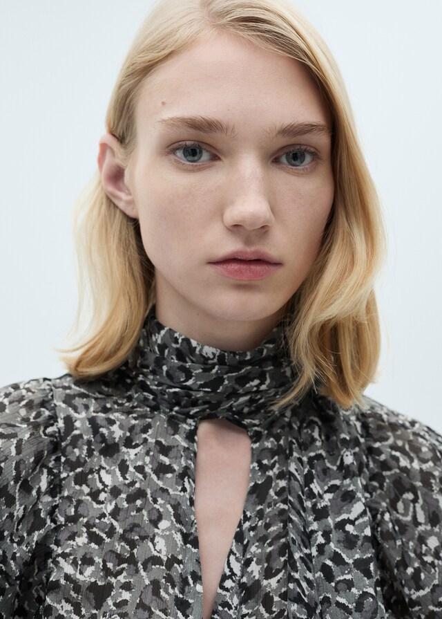 Mango Bluse in Leo-Optik mit Schleifenkragen Räumungsverkauf