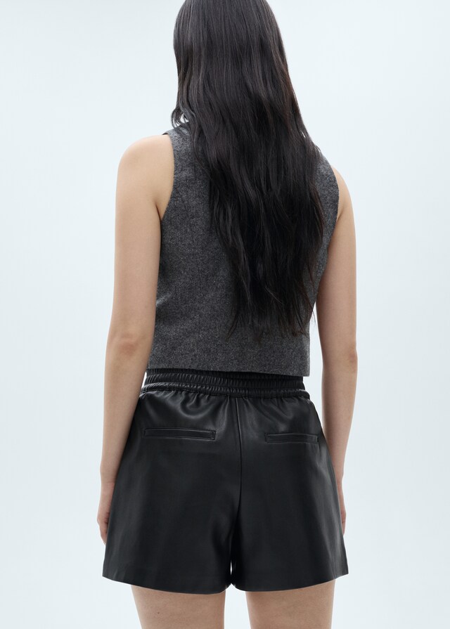 Mango Shorts mit Ledereffekt und Stretchbund Speichern exportieren