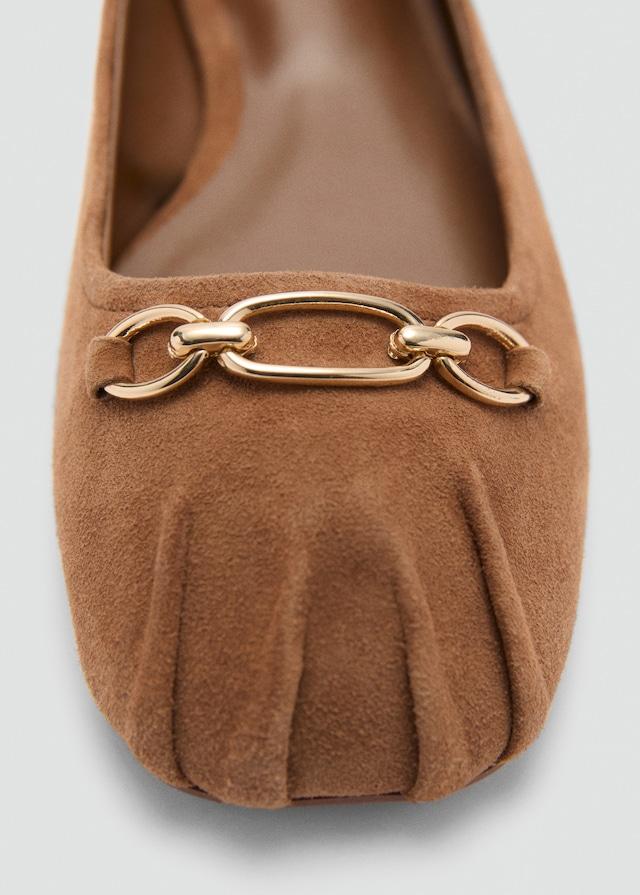Mango Leder-Ballerinas mit Gliederkettendetail Sonderangebot