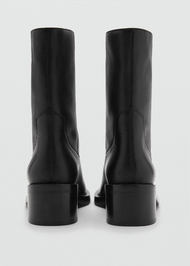 Mango Lederstiefelette mit Karrée-Spitze Saisonale Angebote