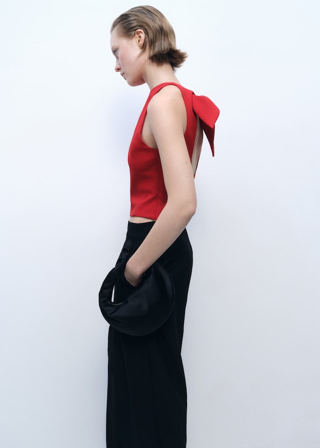 Mango Crop-Top mit rückwärtiger Schleife Fabrikladen