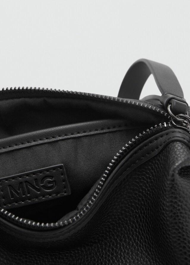Mango Genarbte Kosmetiktasche mit Kontrasthenkel Angebote