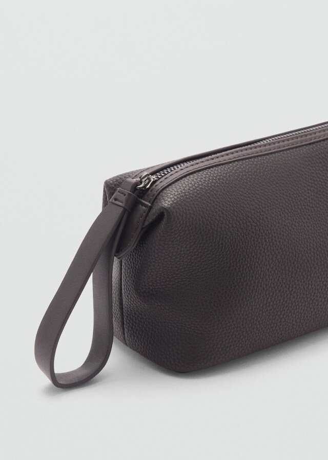 Mango Genarbte Kosmetiktasche mit Kontrasthenkel Meist gekauft
