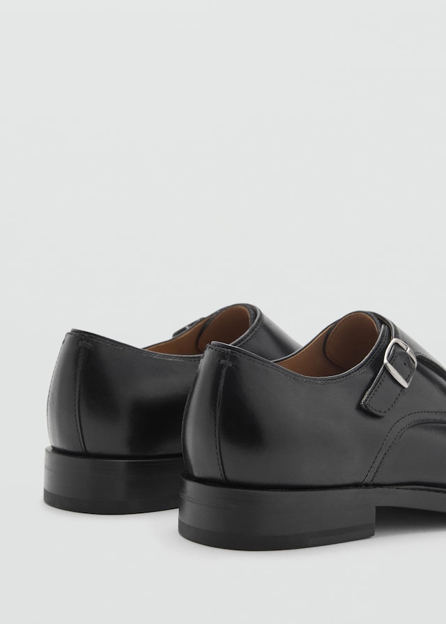 Mango Lederschuh mit Doppelschnalle Kauf eins, bekomm eins gratis