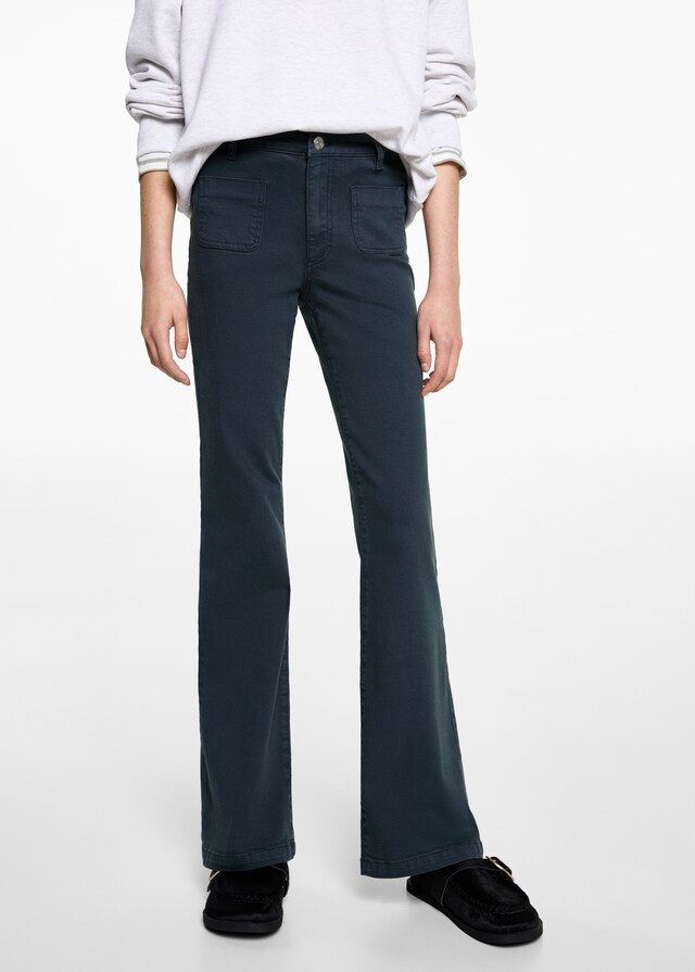 Mango Flared-Jeans mit Taschen Fabrikladen