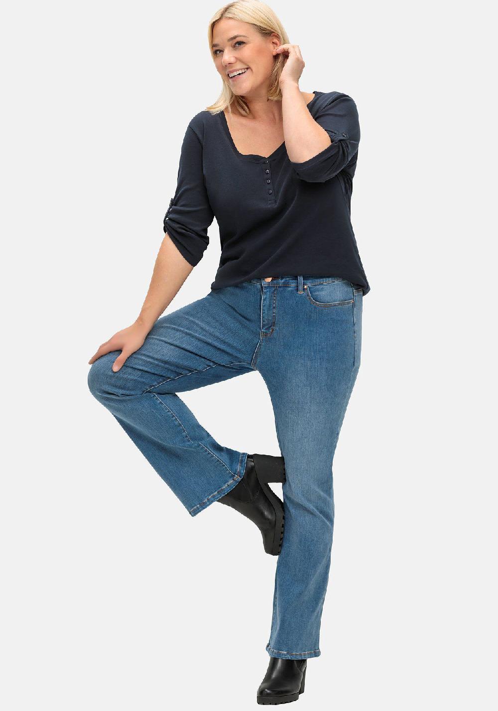 sheego Bootcut Stretch-Jeans mit Bodyforming-Effekt mit Bodyforming-Effekt JETZT KAUFEN