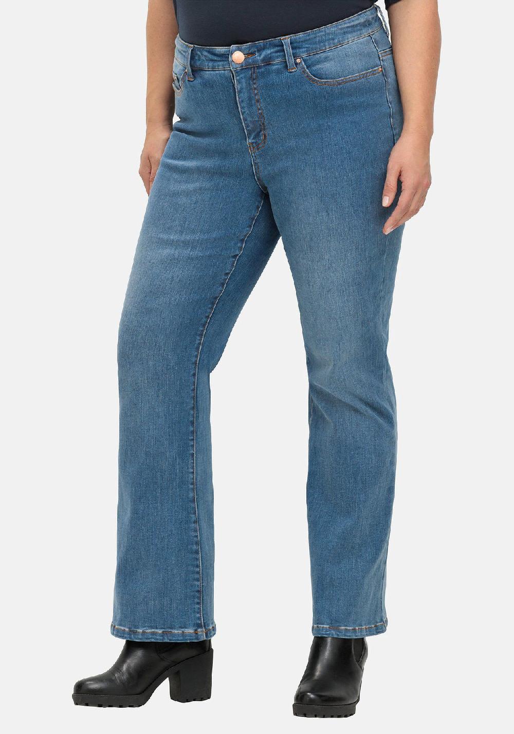 sheego Bootcut Stretch-Jeans mit Bodyforming-Effekt mit Bodyforming-Effekt JETZT KAUFEN