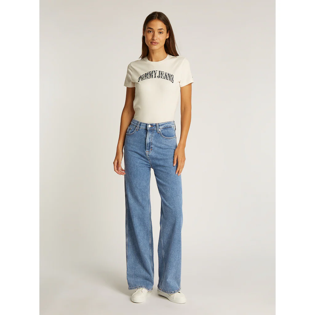 Tommy Jeans Weite Jeans »Claire High Rise« mit Logo-Badge Zeitbegrenzte Promotion