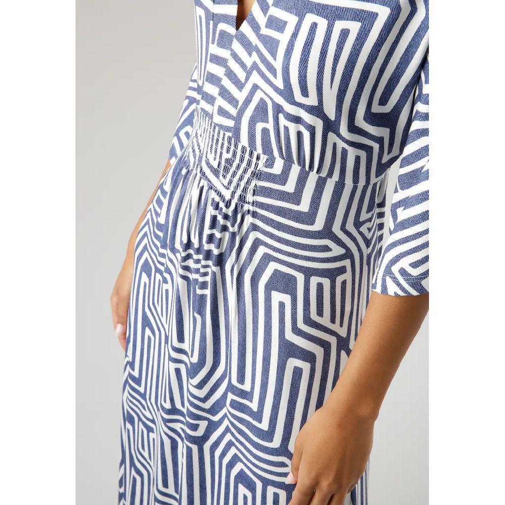 Aniston SELECTED Sommerkleid mit grafischem Druck in Jeansfarbe Exklusivangebot