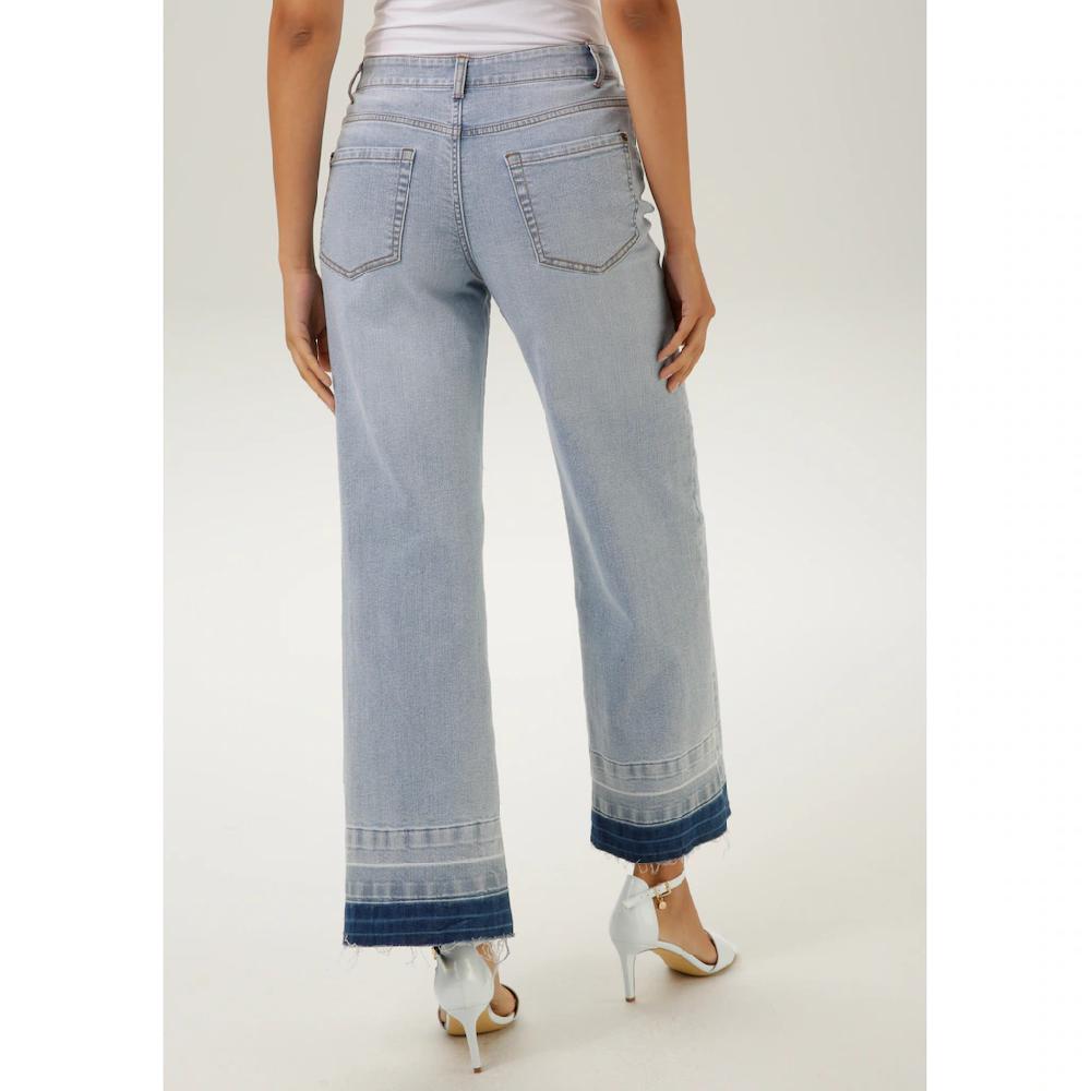 Aniston CASUAL Straight-Jeans mit trendiger Waschung am leicht ausgefranstem Saum im Angebot