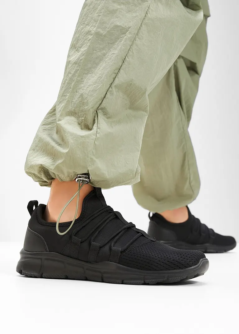 bonprix Sportlicher Sneaker mit einer aufgesetzten Schnürung - schwarz Super Rabatt