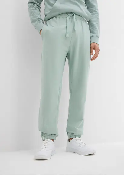 bonprix moderne Basic-Jogginghose im angesagten Loose Fit innen weich angeraut Bis zu 50% Rabatt