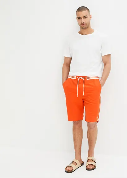 bonprix Modische Strand Bermuda mit Ripp-Bund und hergestellt aus recyceltem Polyester Zeitlich begrenztes Angebot