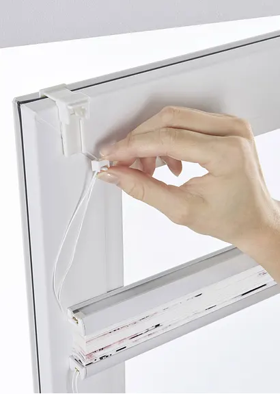 bonprix Fensterdekoration mit dezentem Blumen-Druck - weiß Klemmträger Muttertagsangebot